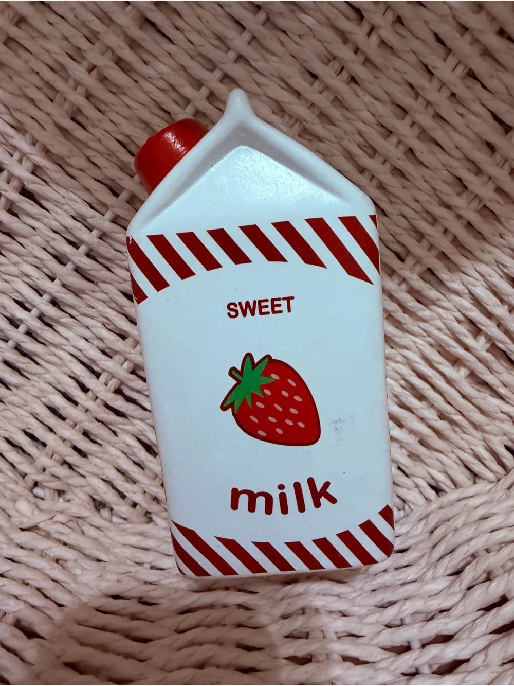 Strawberry Milk Carton Ceramic Pencil Holder Desk Organizer Cute Kawaii Décor